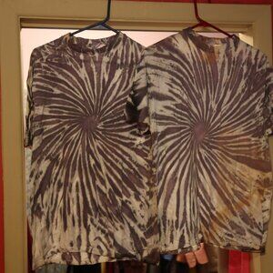 2 oneita tie die t shirts XL